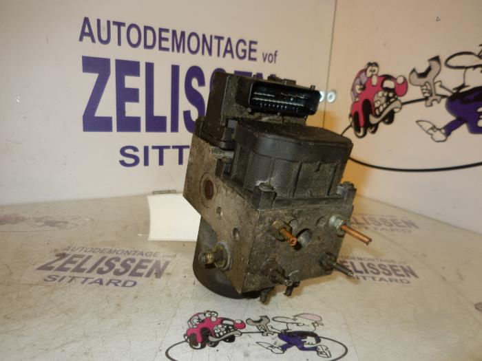Gebruikte ABS Pomp Opel Astra G Caravan (F35) 1.6 GL,Club,Sport,CDX Prijs op aanvraag aangeboden door Zelissen V.O.F. autodemontage