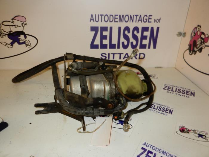 Gebruikte Pomp Servo Opel Astra H SW (L35) 1.3 CDTI 16V Ecotec Prijs op aanvraag aangeboden door Zelissen V.O.F. autodemontage