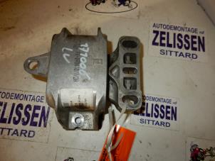 Gebruikte Motorsteun Volkswagen Golf IV (1J1) 1.4 16V Prijs € 26,25 Margeregeling aangeboden door Zelissen V.O.F. autodemontage