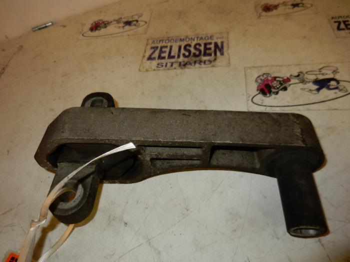Gebruikte Versnellingsbak Steun Peugeot Bipper (AA) 1.4 HDi Prijs € 31,50 Margeregeling aangeboden door Zelissen V.O.F. autodemontage