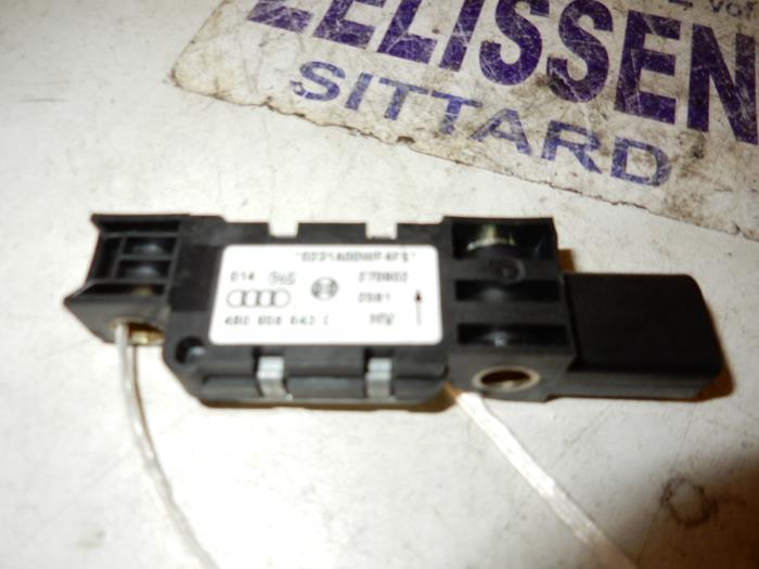 Volkswagen Touareg Airbag Sensoren voorraad Onderdelenlijn.nl