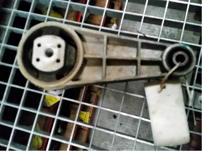 Gebruikte Motorsteun Chevrolet Nubira Wagon (J100) 1.6 16V Prijs € 31,50 Margeregeling aangeboden door Zelissen V.O.F. autodemontage