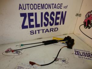 Gebruikte Slotmechaniek Achterklep Ford Fiesta Prijs € 42,00 Margeregeling aangeboden door Zelissen V.O.F. autodemontage