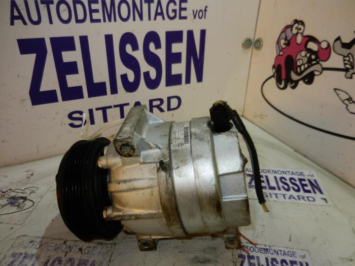 Gebruikte Aircopomp Renault Laguna II (BG) 2.0 16V IDE Prijs € 78,75 Margeregeling aangeboden door Zelissen V.O.F. autodemontage