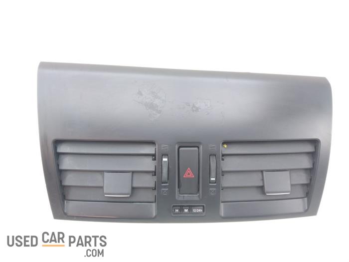 Mazda 3. Dashboard delen voorraad Onderdelenlijn.nl