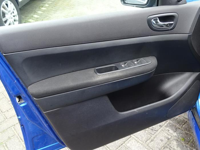 Gebruikte Peugeot 307 Bekleding Set (compleet) - BONGERS AUTO-ONDERDELEN ZEELAND | Onderdelenlijn.nl