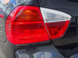 Gebruikte Achterlicht links BMW 3 serie (E90) 320d 16V Prijs op aanvraag aangeboden door Bongers Auto-Onderdelen Zeeland