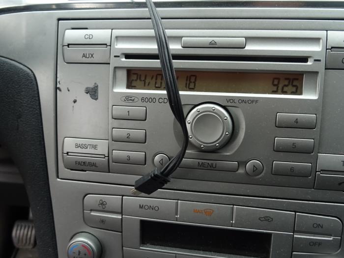 Radio van een Ford S-Max (GBW) 2.0 TDCi 16V 140 2009
