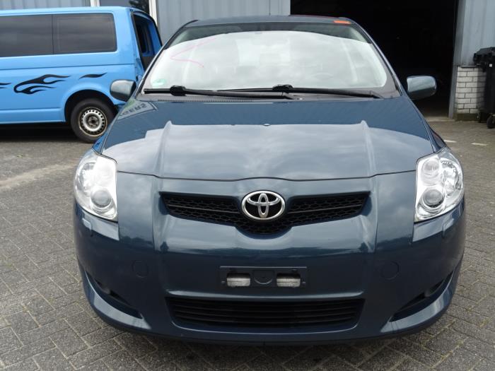 Toyota auris e15