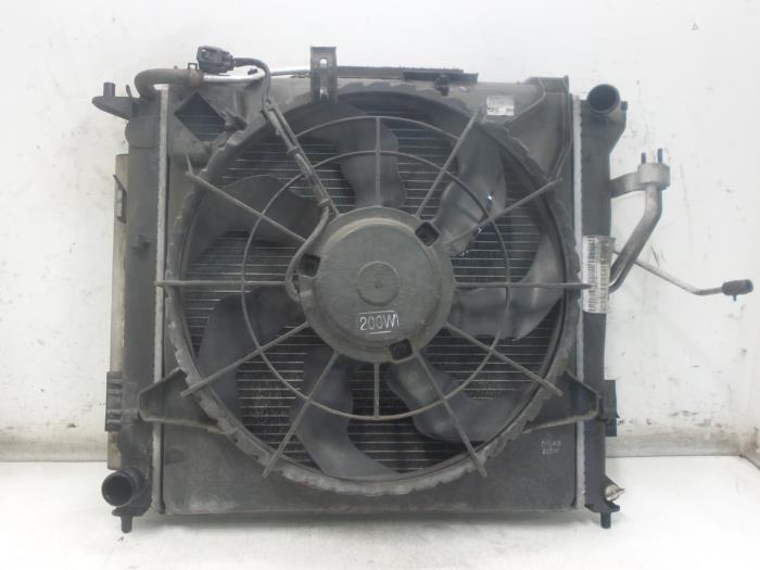 Gebruikte Airco Condensor Hyundai i30 Crosswagon (WWH) 1.6 CRDi 16V VGT HP Prijs op aanvraag aangeboden door Bongers Auto-Onderdelen Zeeland