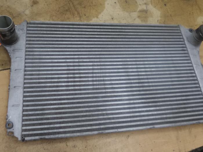 Gebruikte Intercooler Toyota Corolla Verso (R10/11) 2.2 D-4D 16V Cat Clean Power Prijs op aanvraag aangeboden door Bongers Auto-Onderdelen Zeeland