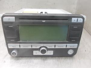 Gebruikte Radio Volkswagen Touran (1T1/T2) 1.9 TDI 105 Euro 3 Prijs op aanvraag aangeboden door Bongers Auto-Onderdelen Zeeland