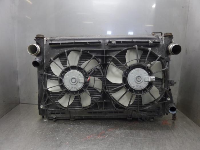 Gebruikte Radiateur Toyota Avensis (T25/B1D) 2.2 D-4D 16V D-CAT Prijs op aanvraag aangeboden door Bongers Auto-Onderdelen Zeeland