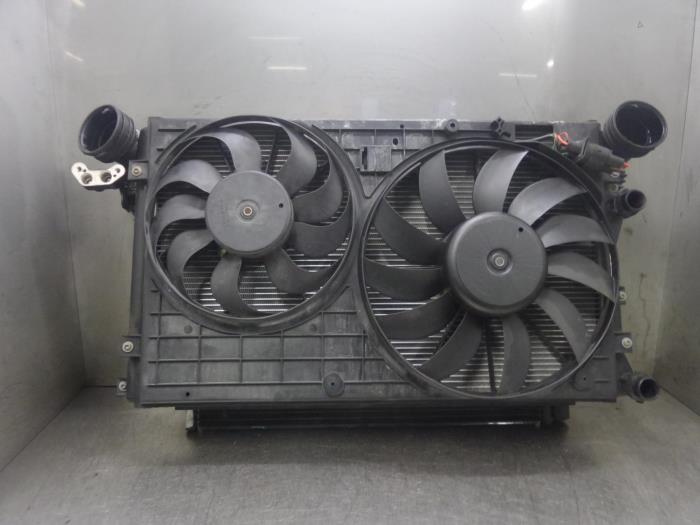 Gebruikte Intercooler Volkswagen Touran (1T1/T2) 1.9 TDI 100 Prijs op aanvraag aangeboden door Bongers Auto-Onderdelen Zeeland