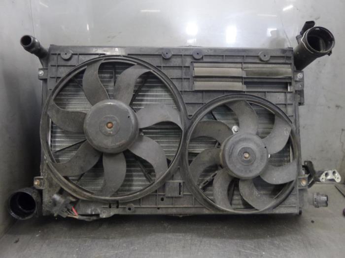 Gebruikte Intercooler Volkswagen Touran (1T1/T2) 2.0 TDI DPF Prijs op aanvraag aangeboden door Bongers Auto-Onderdelen Zeeland