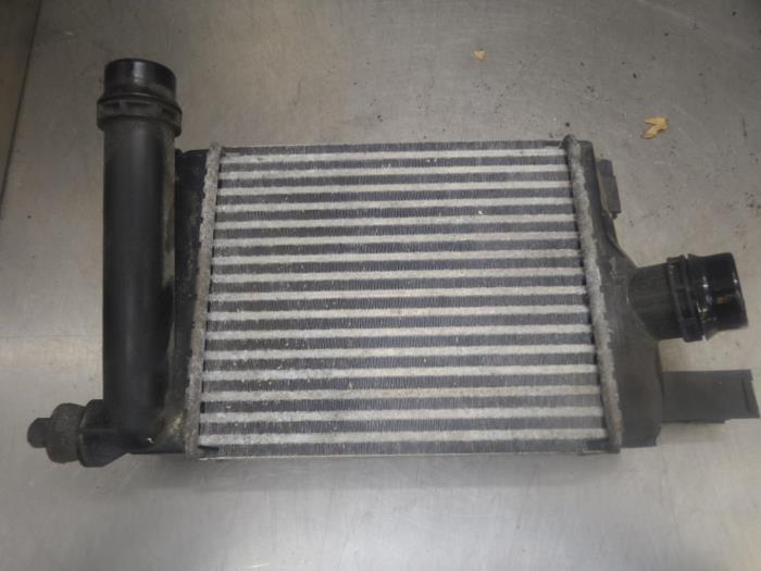 Gebruikte Intercooler Dacia Dokker Prijs op aanvraag aangeboden door Bongers Auto-Onderdelen Zeeland
