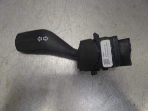 Gebruikte Knipperlicht Schakelaar Ford S-Max (GBW) 2.0 TDCi 16V 130 Prijs op aanvraag aangeboden door Bongers Auto-Onderdelen Zeeland