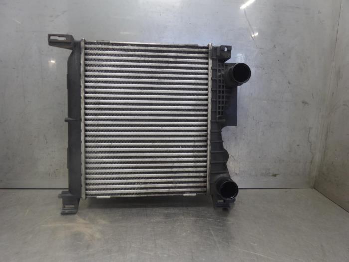 Gebruikte Intercooler Chrysler Voyager Prijs op aanvraag aangeboden door Bongers Auto-Onderdelen Zeeland