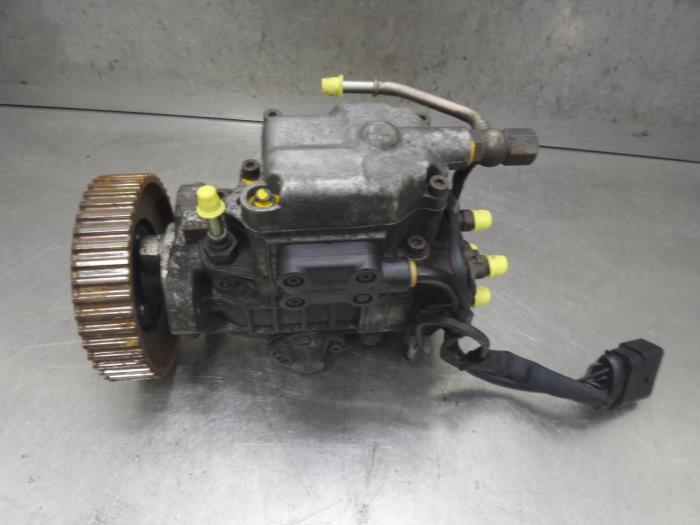 Gebruikte Dieselpomp Volkswagen Polo Prijs op aanvraag aangeboden door Bongers Auto-Onderdelen Zeeland