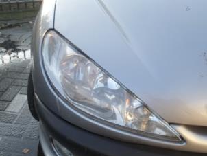 Gebruikte Koplamp rechts Peugeot 206 (2A/C/H/J/S) 2.0 XS,XT HDi Prijs op aanvraag aangeboden door Bongers Auto-Onderdelen Zeeland