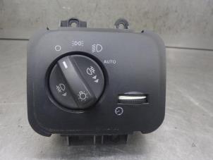 Gebruikte Licht Schakelaar Landrover Discovery III (LAA/TAA) 2.7 TD V6 Prijs op aanvraag aangeboden door Bongers Auto-Onderdelen Zeeland