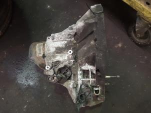 Gebruikte Versnellingsbak Renault Clio III (BR/CR) 1.5 dCi 85 Prijs op aanvraag aangeboden door Bongers Auto-Onderdelen Zeeland