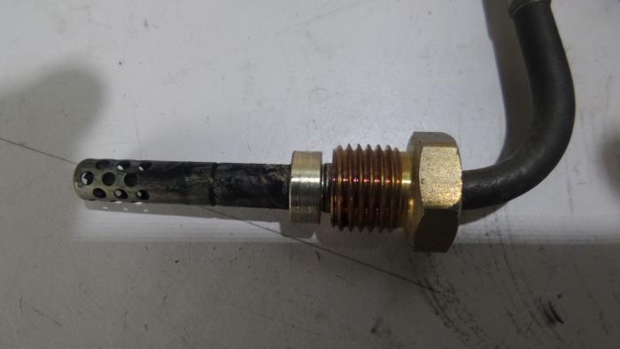 Nox sensor van een Volkswagen Passat Variant (3C5) 2.0 TDI 16V 140 2008