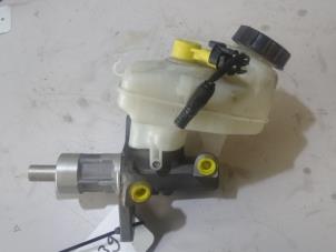 Gebruikte Hoofdremcilinder Opel Zafira (F75) 2.0 DTI 16V Prijs op aanvraag aangeboden door Bongers Auto-Onderdelen Zeeland