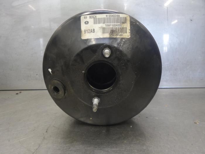 Rembekrachtiger van een Chrysler PT Cruiser 2.0 16V 2003