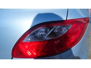 Gebruikte Achterlicht rechts Mazda 2. Prijs op aanvraag aangeboden door Bongers Auto-Onderdelen Zeeland