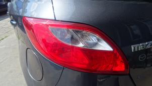 Gebruikte Achterlicht links Mazda 2. Prijs op aanvraag aangeboden door Bongers Auto-Onderdelen Zeeland