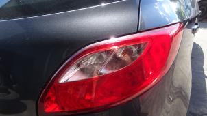 Gebruikte Achterlicht rechts Mazda 2. Prijs op aanvraag aangeboden door Bongers Auto-Onderdelen Zeeland