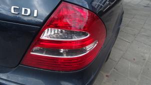 Gebruikte Achterlicht rechts Mercedes E-Klasse Prijs op aanvraag aangeboden door Bongers Auto-Onderdelen Zeeland