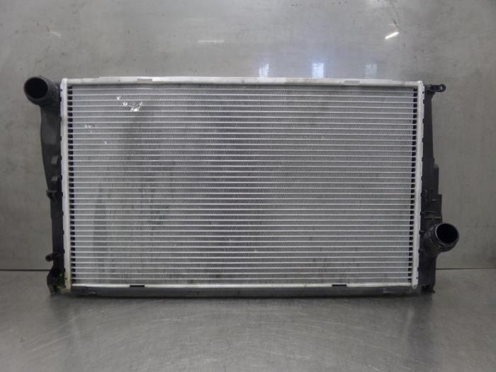 Gebruikte Radiateur BMW 3-Serie Prijs op aanvraag aangeboden door Bongers Auto-Onderdelen Zeeland