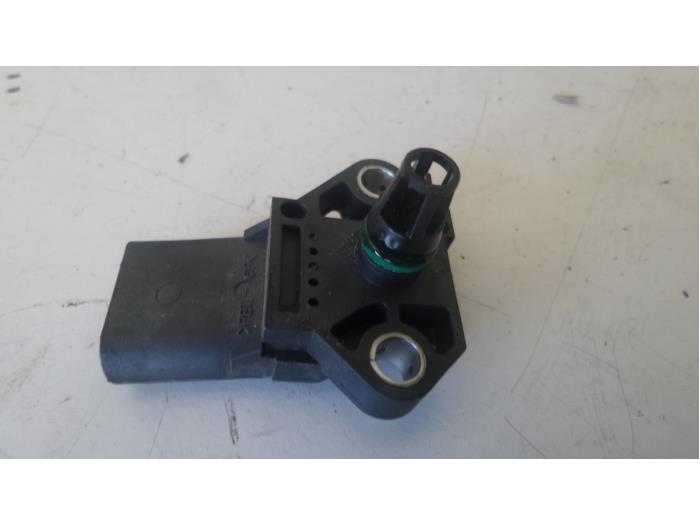 Turbodruk sensor van een Volkswagen Touareg (7LA/7L6) 3.0 TDI V6 24V 2006