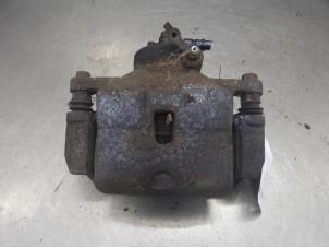 Gebruikte Remklauw (Tang) links-voor Hyundai i30 Wagon (GDHF5) 1.6 GDI Blue 16V Prijs op aanvraag aangeboden door Bongers Auto-Onderdelen Zeeland