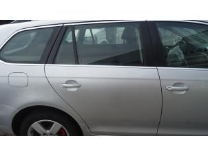 Gebruikte Deur 4Deurs rechts-achter Volkswagen Golf VI Variant (AJ5/1KA) 1.6 TDI 16V 105 Prijs op aanvraag aangeboden door Bongers Auto-Onderdelen Zeeland