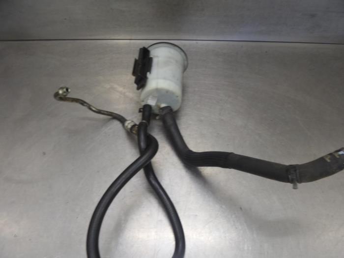 Gebruikte Servo Oliereservoir Landrover Range Rover Prijs op aanvraag aangeboden door Bongers Auto-Onderdelen Zeeland