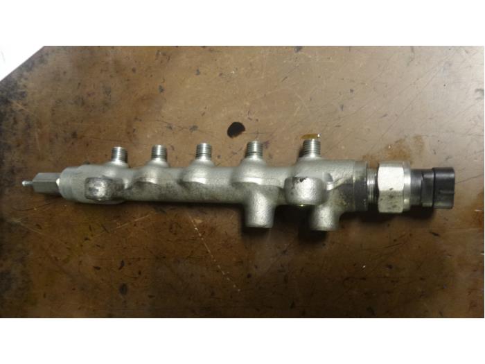 Gebruikte Injector brug Mazda 6 SportBreak (GH19/GHA9) 2.2 CDVi 16V 130 Prijs op aanvraag aangeboden door Bongers Auto-Onderdelen Zeeland
