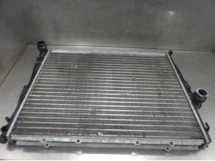 Gebruikte Radiateur BMW 3-Serie Prijs op aanvraag aangeboden door Bongers Auto-Onderdelen Zeeland