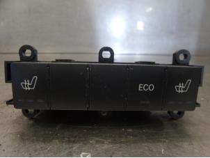 Gebruikte Schakelaar Stoelverwarming Mercedes B-Klasse Prijs op aanvraag aangeboden door Bongers Auto-Onderdelen Zeeland