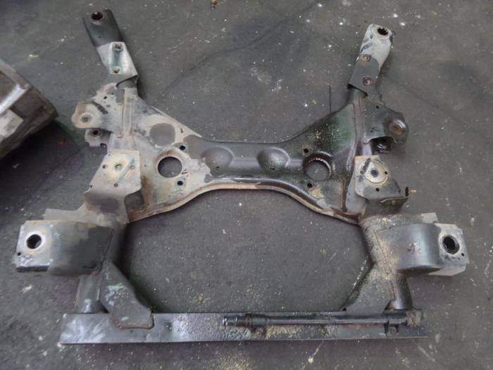 Gebruikte Subframe Mercedes Vito Prijs op aanvraag aangeboden door Bongers Auto-Onderdelen Zeeland