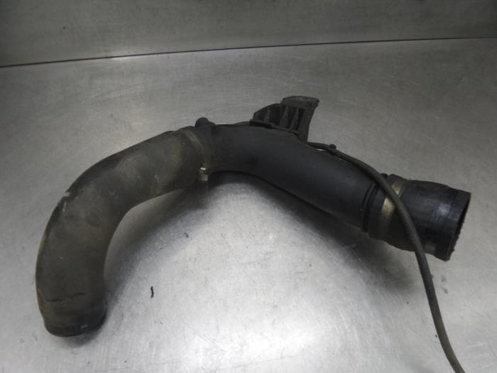 Gebruikte Intercooler Buis Toyota Auris (E15) 2.0 D-4D-F 16V Prijs op aanvraag aangeboden door Bongers Auto-Onderdelen Zeeland