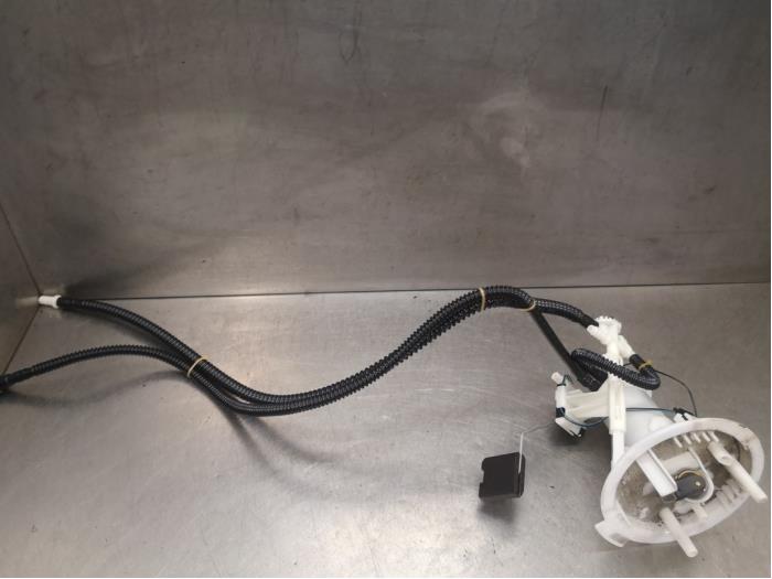 Gebruikte Tank element Pomp Mercedes C (W204) 1.8 C-180K 16V Prijs op aanvraag aangeboden door Bongers Auto-Onderdelen Zeeland