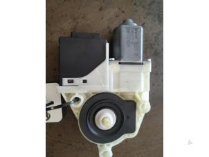 Gebruikte Motor electrisch raam Volkswagen Passat Variant (365) 1.6 TDI 16V Bluemotion Prijs op aanvraag aangeboden door Bongers Auto-Onderdelen Zeeland