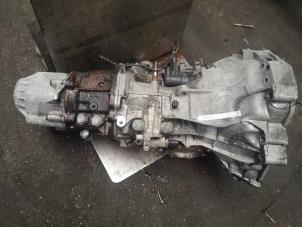 Gebruikte Versnellingsbak Volkswagen Passat Variant (3B6) 2.0 TDI DPF Prijs op aanvraag aangeboden door Bongers Auto-Onderdelen Zeeland