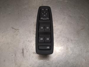 Gebruikte Ruit schakelaar elektrisch Renault Grand Scénic IV (RFAR) Prijs op aanvraag aangeboden door Bongers Auto-Onderdelen Zeeland