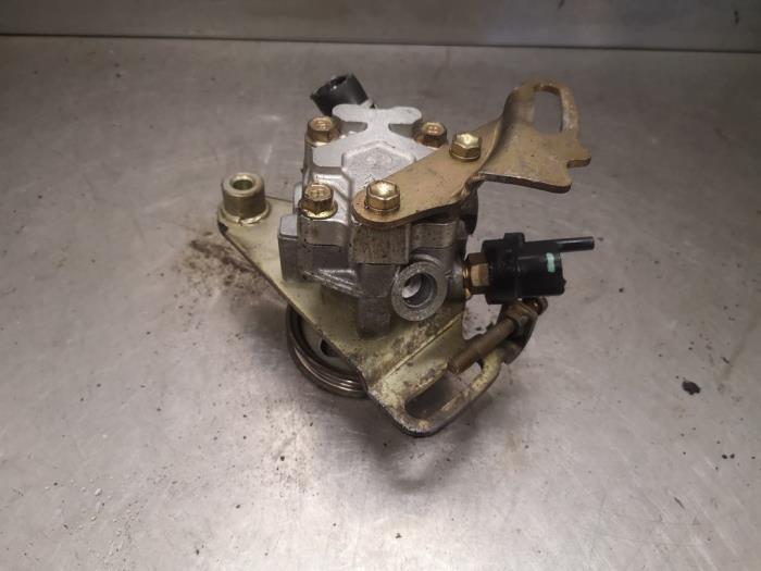 Gebruikte Stuurpomp Daihatsu Charade (G200/203) 1.5 SG,SR 16V MPI Valera Prijs op aanvraag aangeboden door Bongers Auto-Onderdelen Zeeland