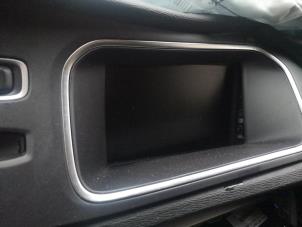 Gebruikte Display Interieur Volvo V40 Cross Country (MZ) 1.5 T3 16V Geartronic Prijs op aanvraag aangeboden door Bongers Auto-Onderdelen Zeeland