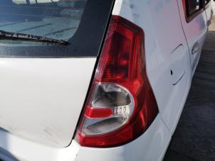 Gebruikte Achterlicht rechts Dacia Sandero I (BS) 1.2 16V Prijs op aanvraag aangeboden door Bongers Auto-Onderdelen Zeeland